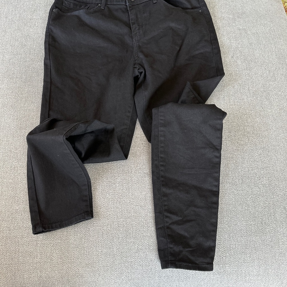 Black Levi’s jeans